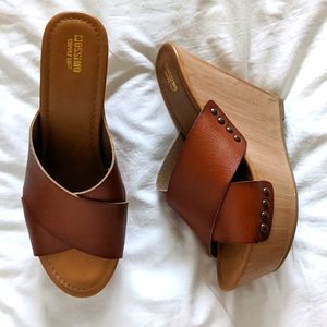 Mossimo wedges (9.5- fits my 8.5-9 feet)